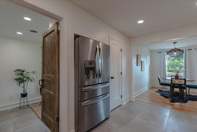 930 Crescent Hill Rd, Nashville, TN 37206