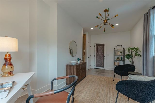 930 Crescent Hill Rd, Nashville, TN 37206