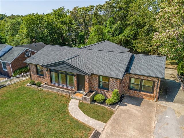 930 Crescent Hill Rd, Nashville, TN 37206