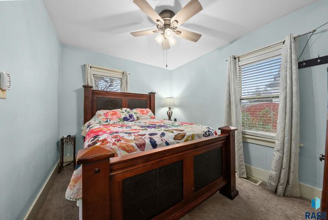 405 N Van Eps Ave Avenue, Sioux Falls, SD 57103