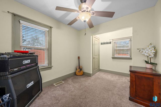 405 N Van Eps Ave Avenue, Sioux Falls, SD 57103