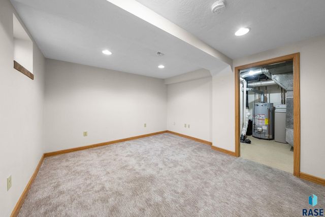 405 N Van Eps Ave Avenue, Sioux Falls, SD 57103