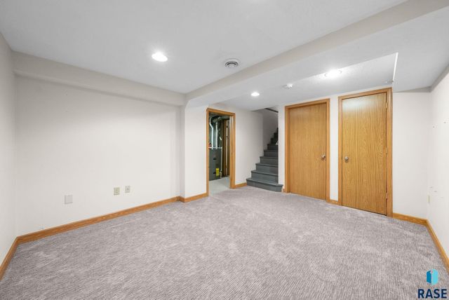 405 N Van Eps Ave Avenue, Sioux Falls, SD 57103