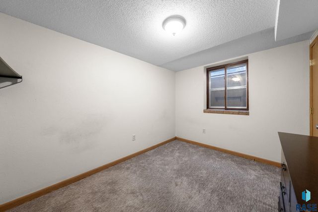 405 N Van Eps Ave Avenue, Sioux Falls, SD 57103