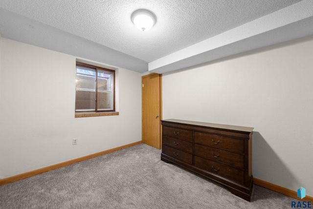 405 N Van Eps Ave Avenue, Sioux Falls, SD 57103