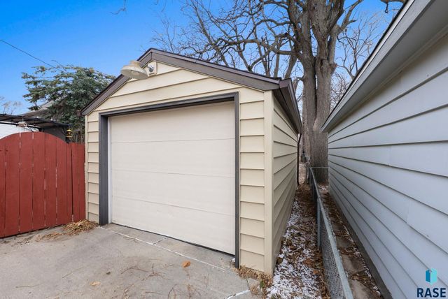 405 N Van Eps Ave Avenue, Sioux Falls, SD 57103