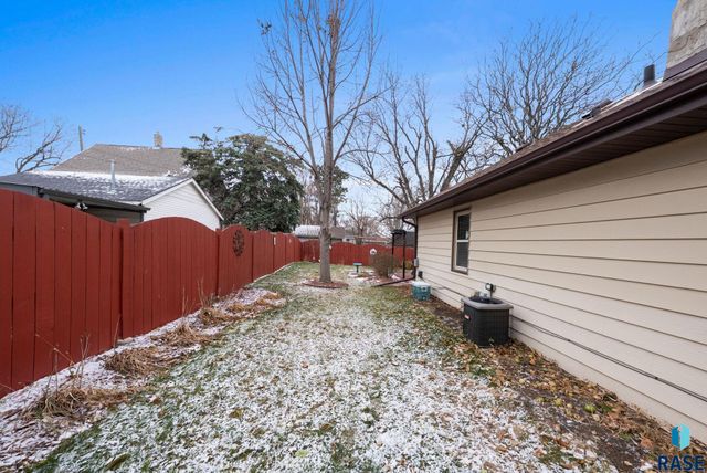 405 N Van Eps Ave Avenue, Sioux Falls, SD 57103