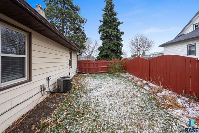 405 N Van Eps Ave Avenue, Sioux Falls, SD 57103