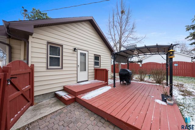 405 N Van Eps Ave Avenue, Sioux Falls, SD 57103