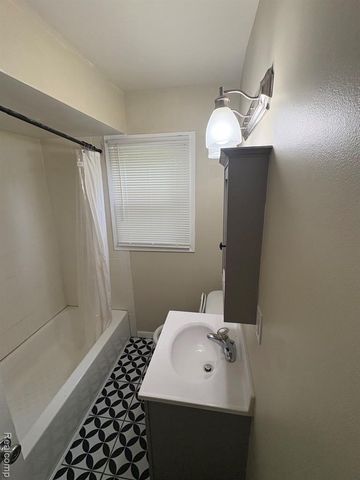 22517 Berg Road, Southfield, MI 48033
