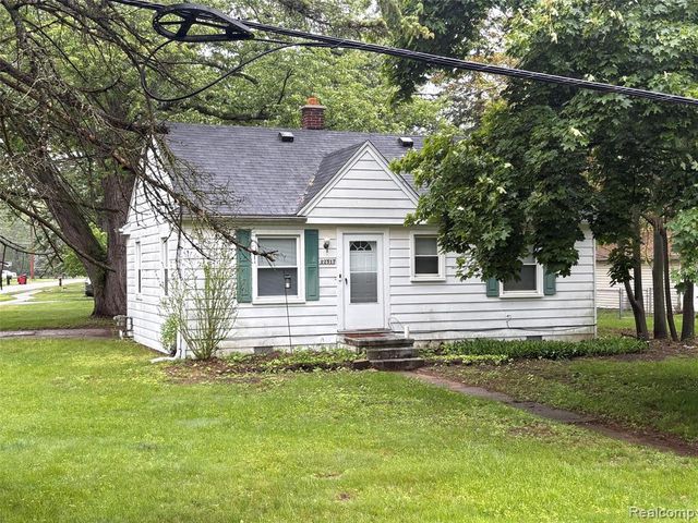 22517 Berg Road, Southfield, MI 48033