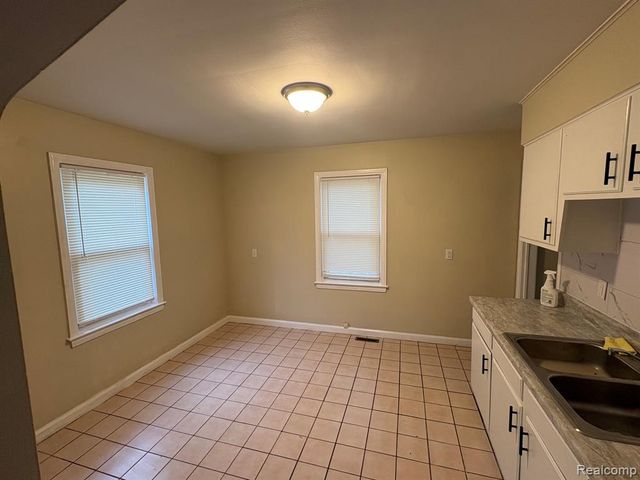 22517 Berg Road, Southfield, MI 48033