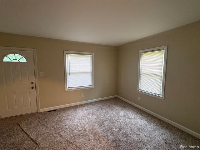 22517 Berg Road, Southfield, MI 48033