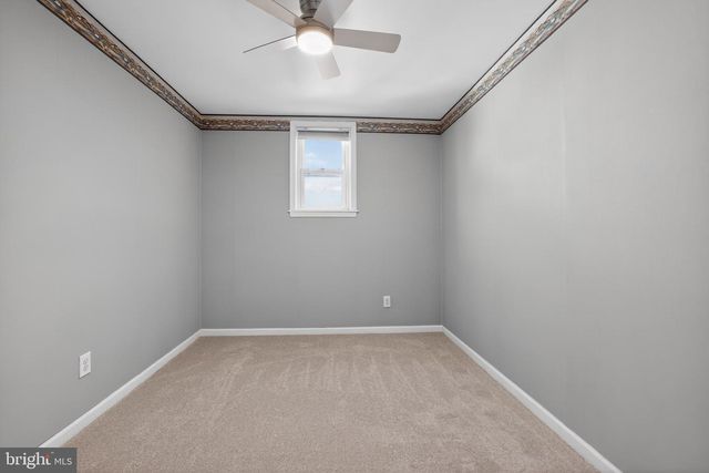 1150 OXFORD CIR, Lansdale, PA 19446