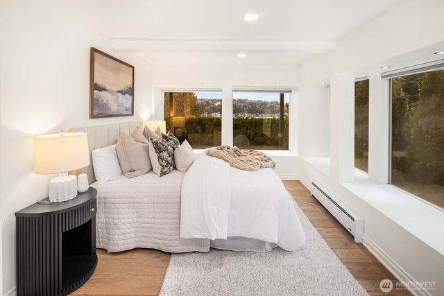 11753 Lakeside Avenue NE, Seattle, WA 98125