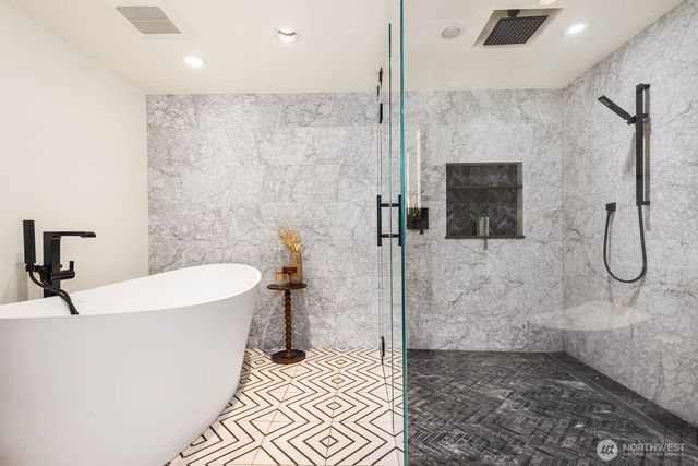 11753 Lakeside Avenue NE, Seattle, WA 98125