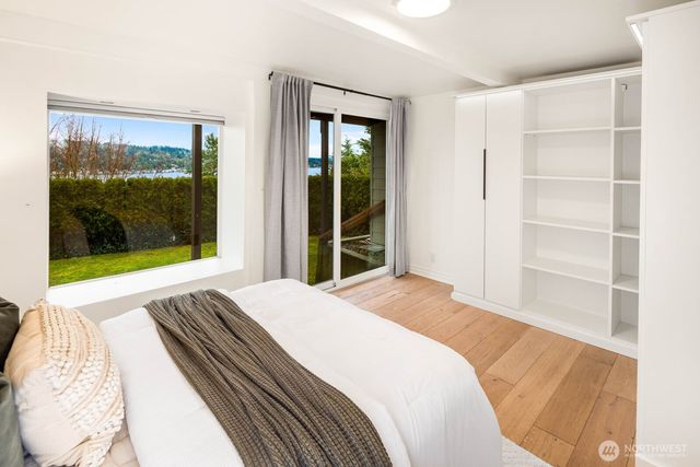 11753 Lakeside Avenue NE, Seattle, WA 98125