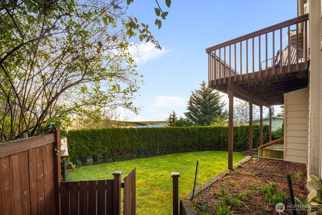 11753 Lakeside Avenue NE, Seattle, WA 98125