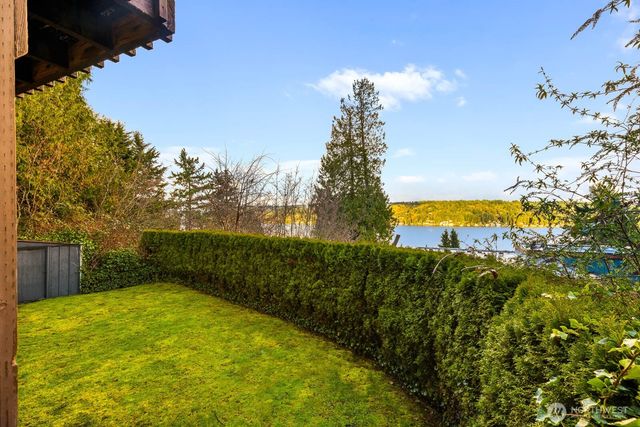 11753 Lakeside Avenue NE, Seattle, WA 98125