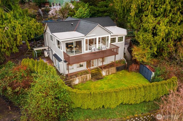 11753 Lakeside Avenue NE, Seattle, WA 98125