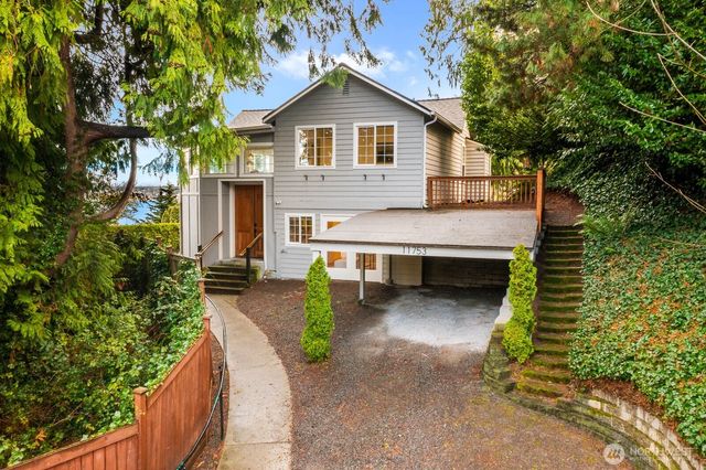 11753 Lakeside Avenue NE, Seattle, WA 98125
