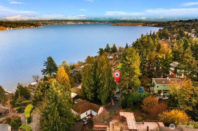 11753 Lakeside Avenue NE, Seattle, WA 98125