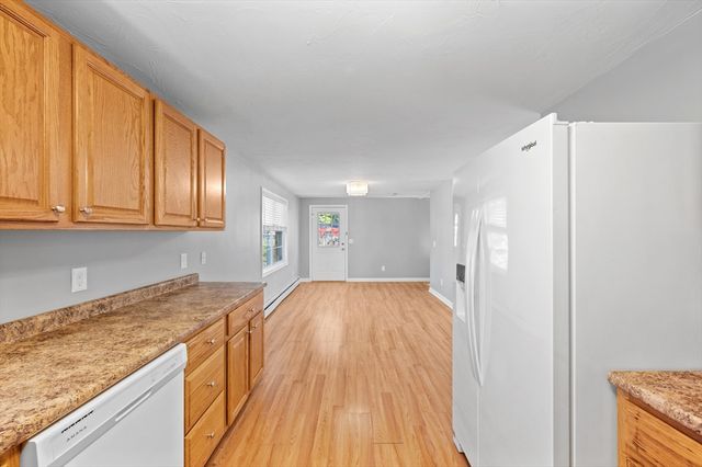 3 Clegg St, Worcester, MA 01603
