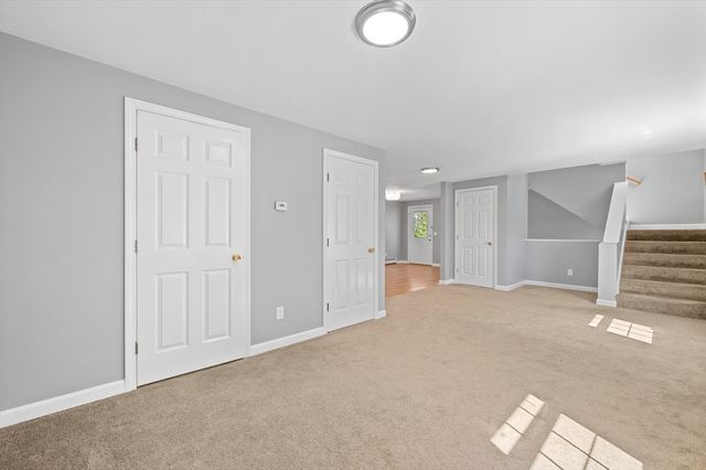 3 Clegg St, Worcester, MA 01603