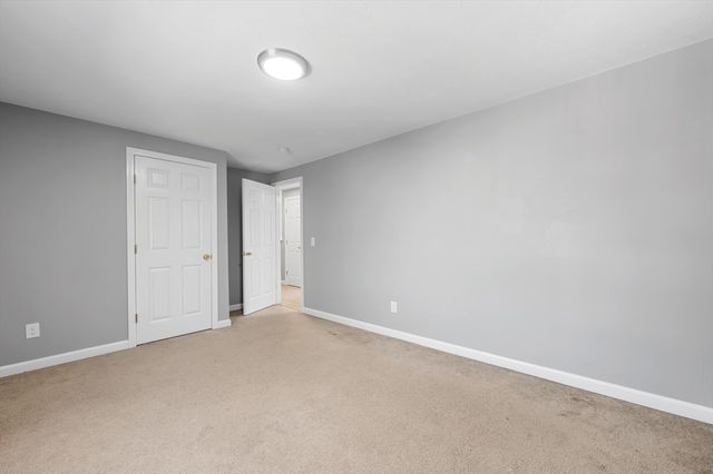 3 Clegg St, Worcester, MA 01603