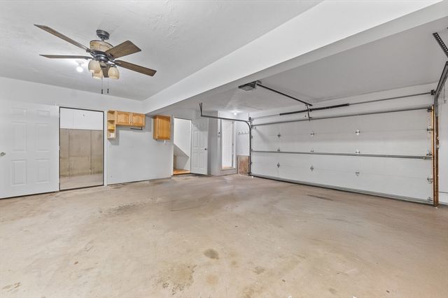 3 Clegg St, Worcester, MA 01603