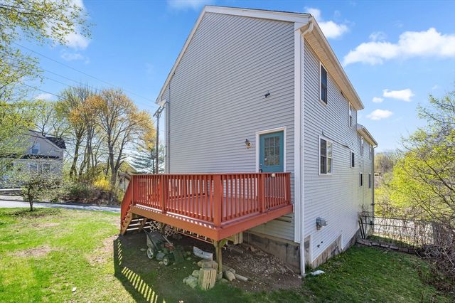 3 Clegg St, Worcester, MA 01603