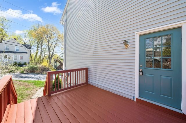 3 Clegg St, Worcester, MA 01603