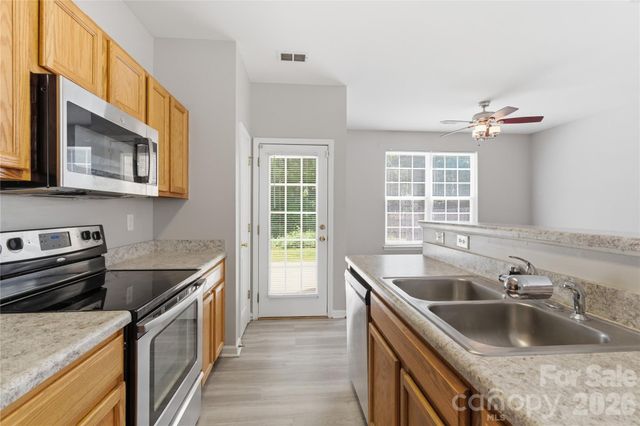 7723 Abigail Glen Drive, Charlotte, NC 28212