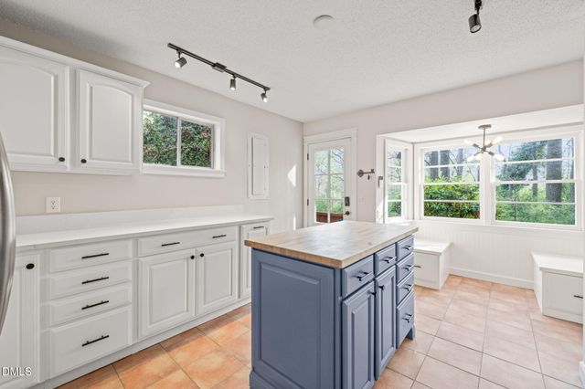 15 Abbey Road, Chapel Hill, NC 27516