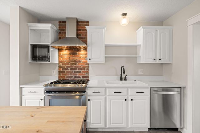 15 Abbey Road, Chapel Hill, NC 27516