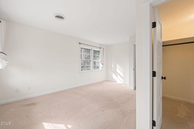 15 Abbey Road, Chapel Hill, NC 27516