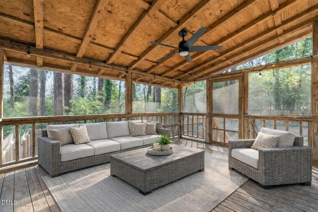 15 Abbey Road, Chapel Hill, NC 27516