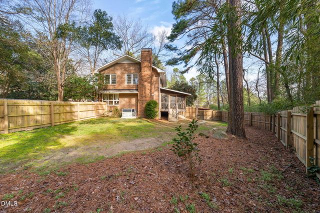 15 Abbey Road, Chapel Hill, NC 27516