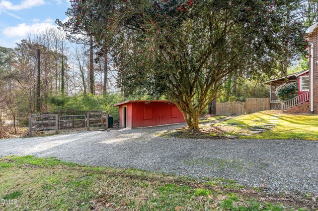 15 Abbey Road, Chapel Hill, NC 27516