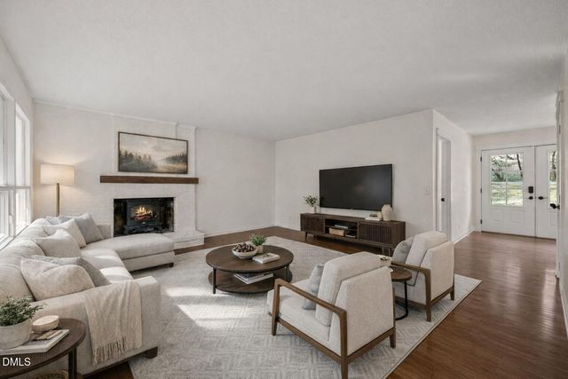 15 Abbey Road, Chapel Hill, NC 27516