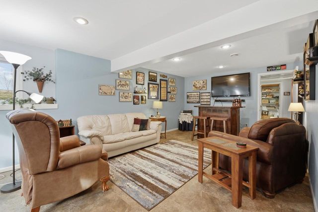 163 Fox Run, Sauk City, WI 53583