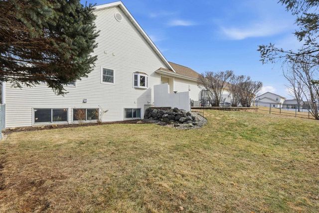 163 Fox Run, Sauk City, WI 53583