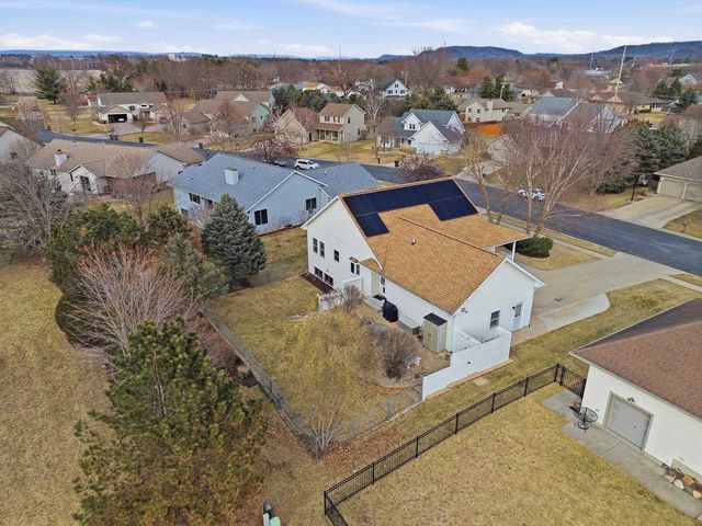 163 Fox Run, Sauk City, WI 53583