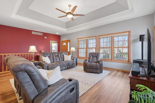 163 Fox Run, Sauk City, WI 53583