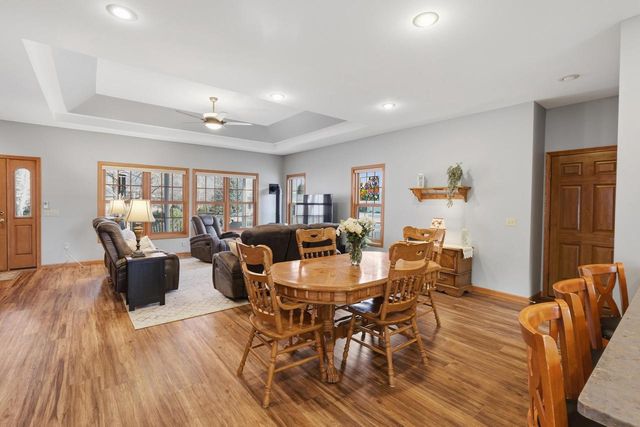 163 Fox Run, Sauk City, WI 53583