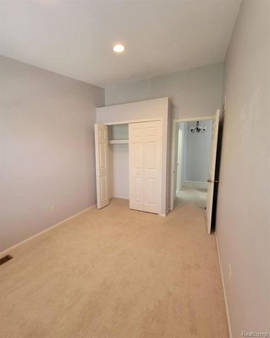 31164 Country Way Way, Farmington Hills, MI 48331