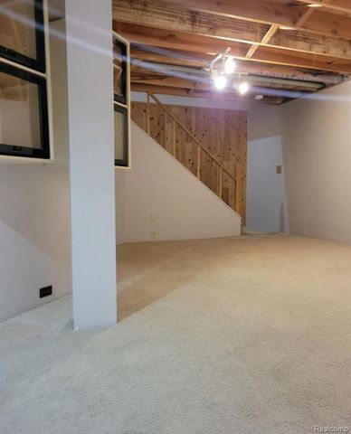 31164 Country Way Way, Farmington Hills, MI 48331