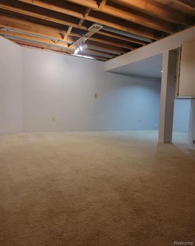 31164 Country Way Way, Farmington Hills, MI 48331