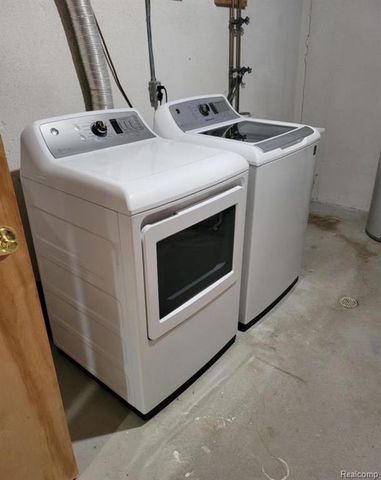 31164 Country Way Way, Farmington Hills, MI 48331