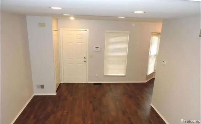 31164 Country Way Way, Farmington Hills, MI 48331